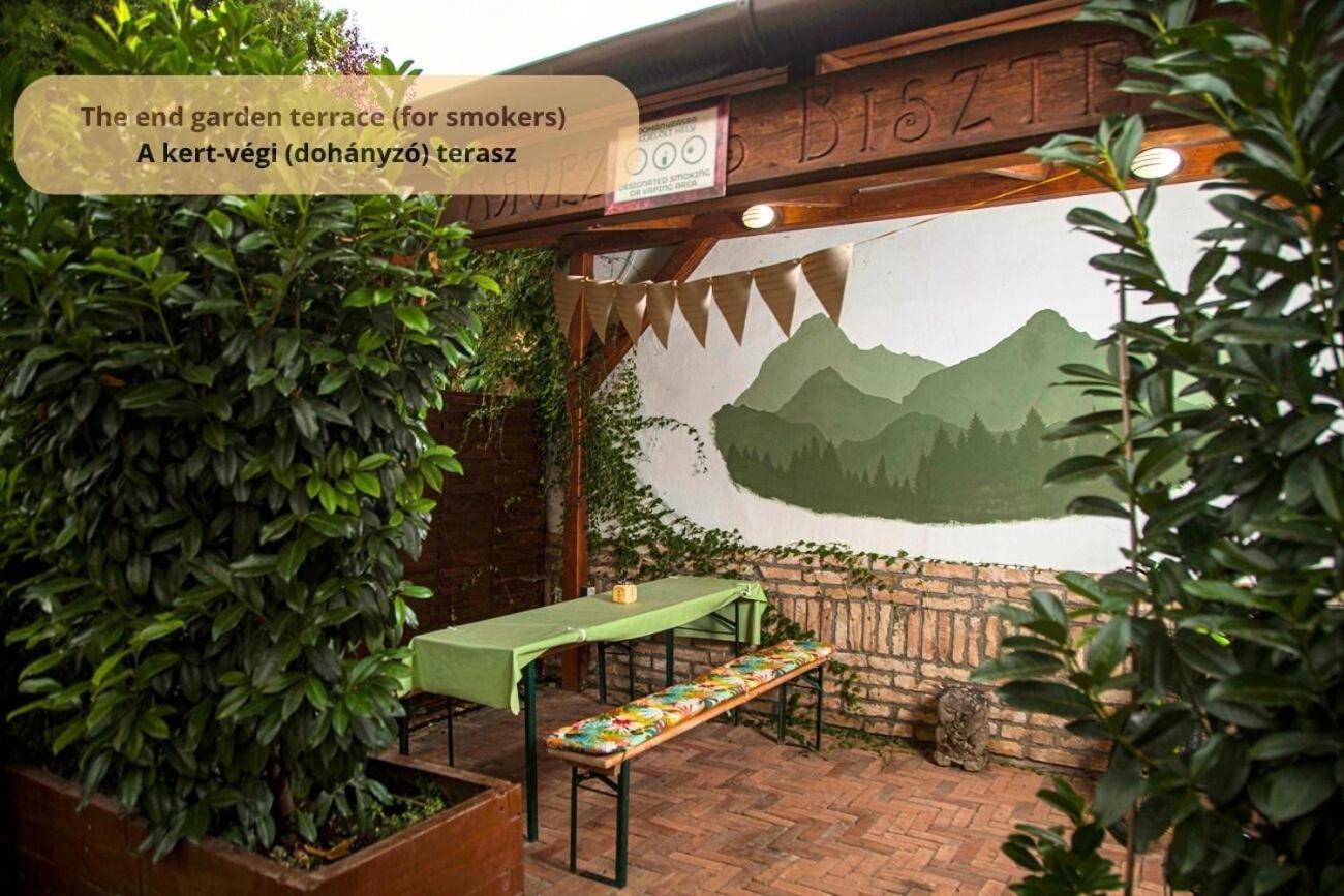 Tulip Home Guest House Vác エクステリア 写真