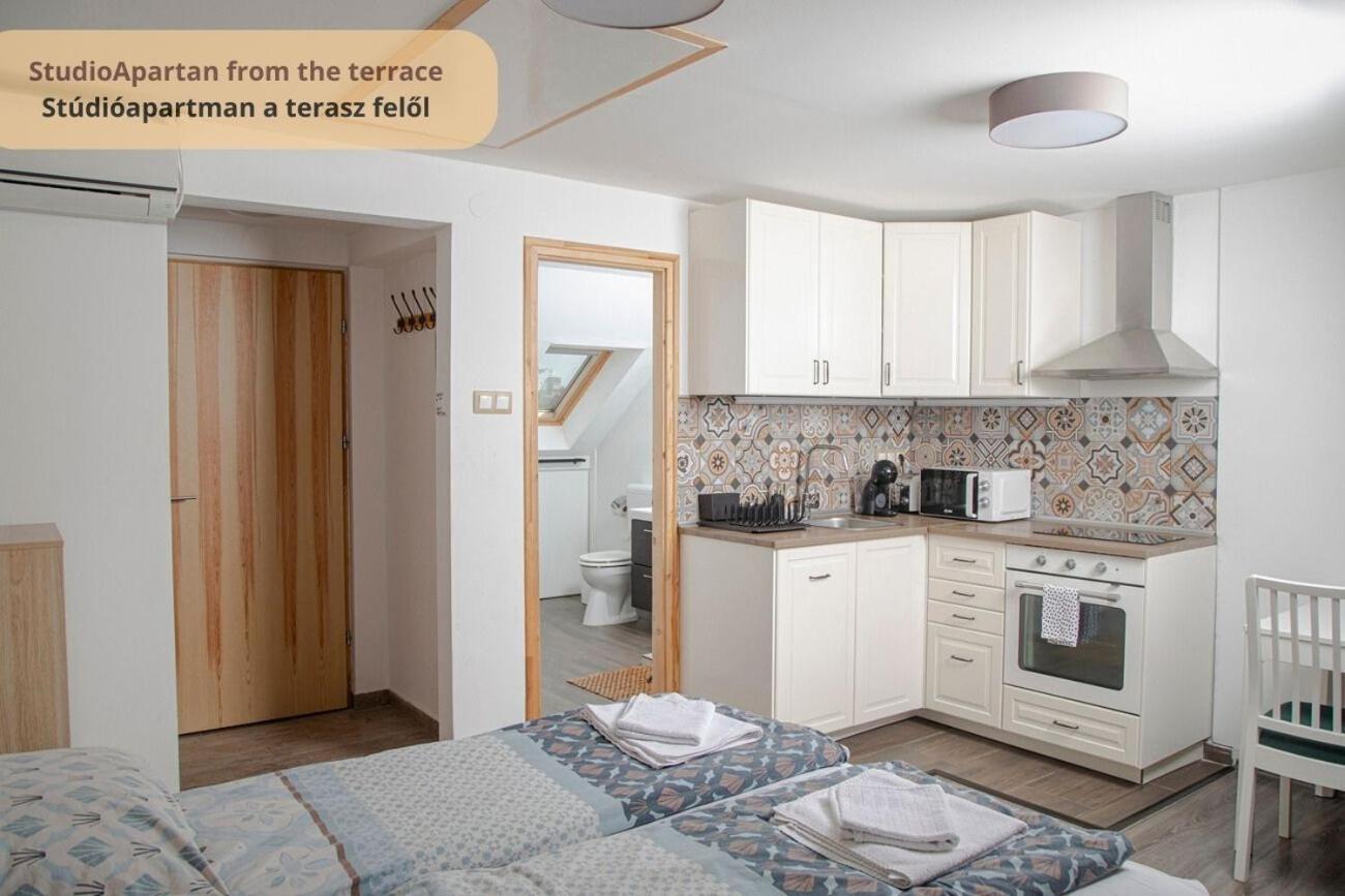 Tulip Home Guest House Vác エクステリア 写真